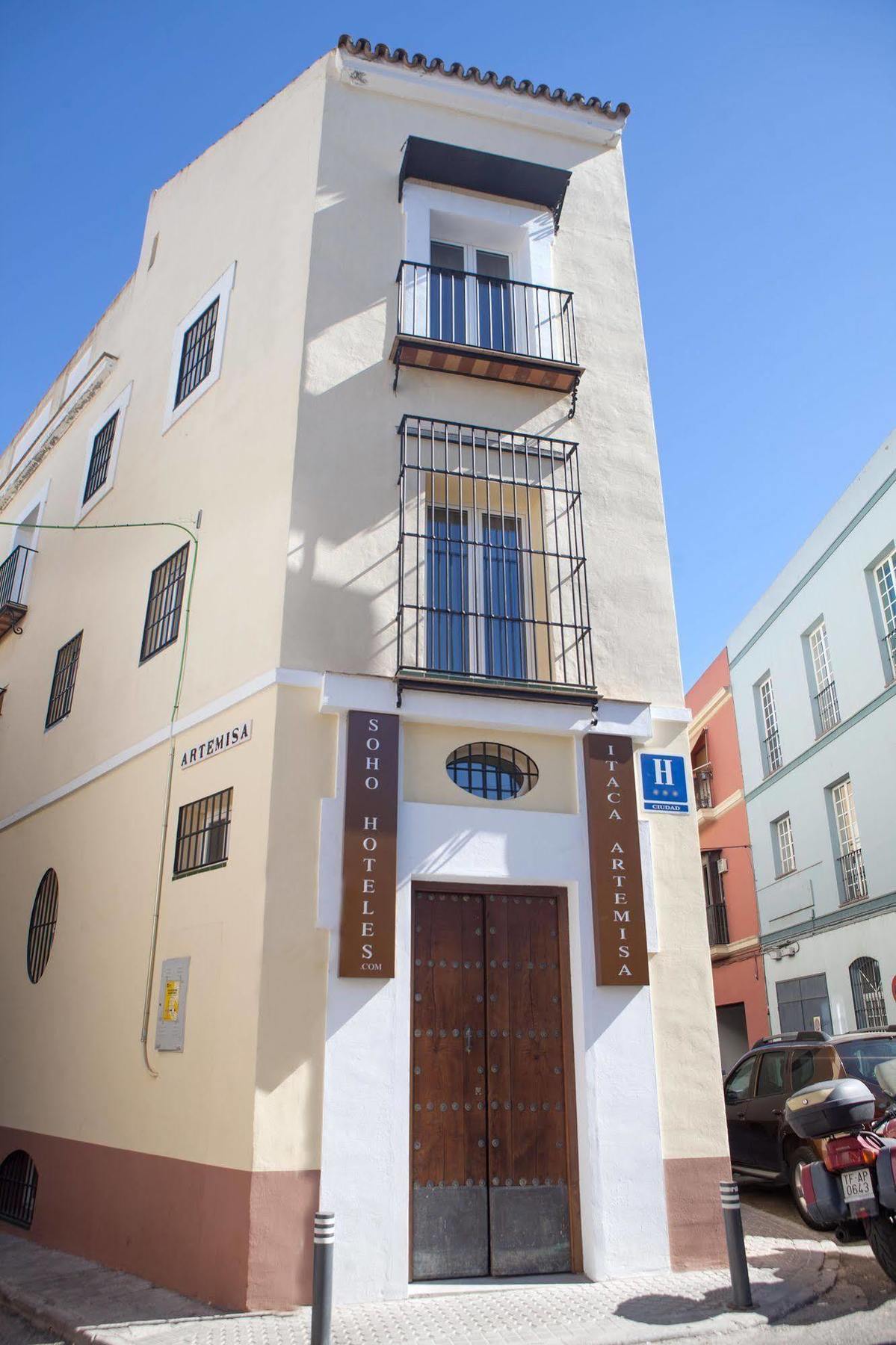 Itaca Artemisa Hotel 3*